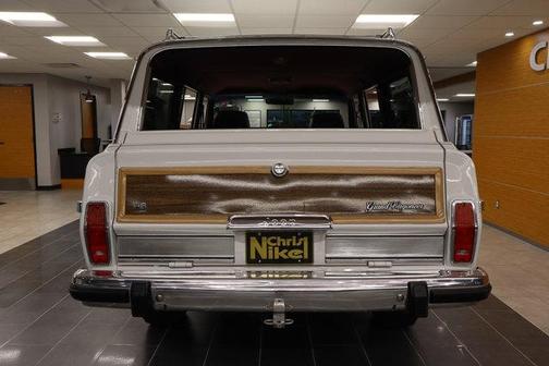 1987 Jeep Grand Wagoneer 4WD