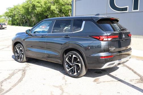 2024 Mitsubishi Outlander SE Black Edition