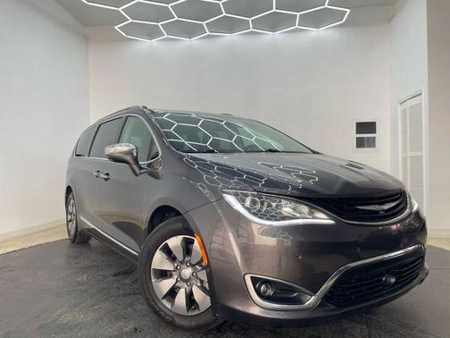 2018 Chrysler Pacifica Hybrid Limited