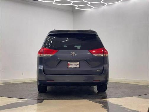 2014 Toyota Sienna LE