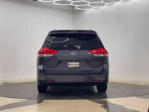 2014 Toyota Sienna LE