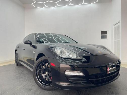 Black 2013 Porsche Panamera 4