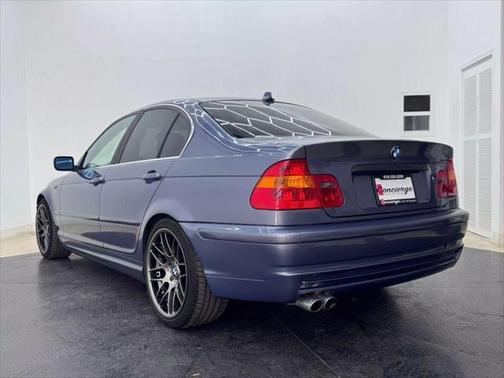 2004 BMW 330 330i Sedan 4D