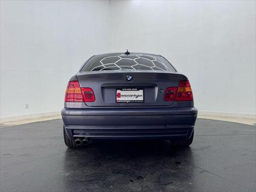 2004 BMW 330 330i Sedan 4D