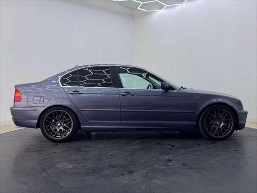 2004 BMW 330 330i Sedan 4D