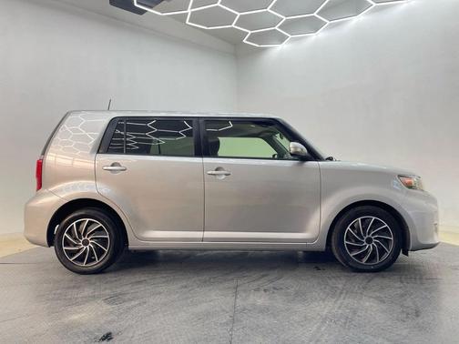 2012 Scion xB Release Series 9.0