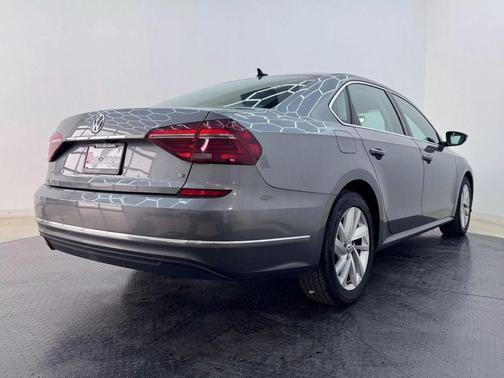 2018 Volkswagen Passat 2.0T SE