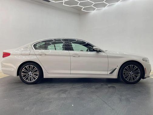 White 2019 BMW 530e iPerformance