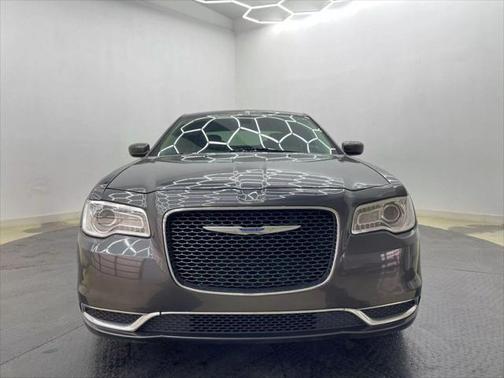 2016 Chrysler 300 Limited