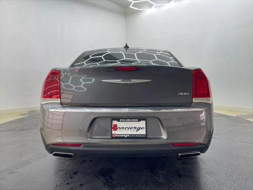 2016 Chrysler 300 Limited