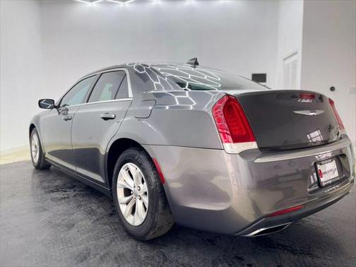 2016 Chrysler 300 Limited