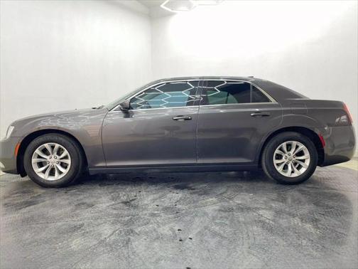 2016 Chrysler 300 Limited
