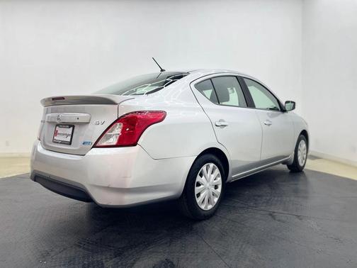 2016 Nissan Versa 1.6 SV