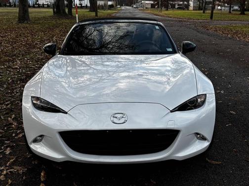 2016 Mazda MX-5 Miata Sport