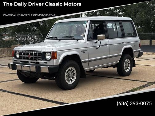 Silver 1991 Mitsubishi Montero RS 4dr 4WD SUV