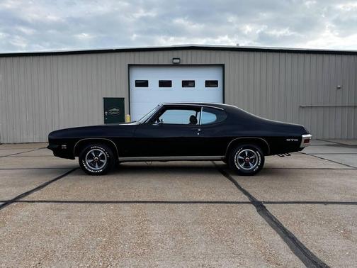 Black 1972 Pontiac GTO