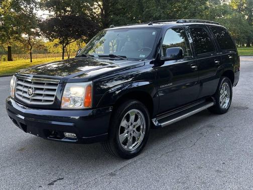 Blue 2005 Cadillac Escalade Base