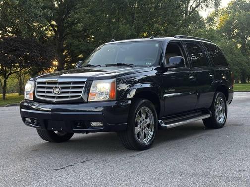 Blue 2005 Cadillac Escalade Base