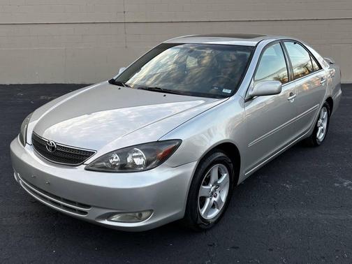 2004 Toyota Camry SE V6