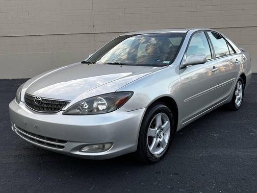 2004 Toyota Camry SE V6