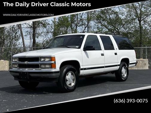 White 1999 Chevrolet Suburban K1500