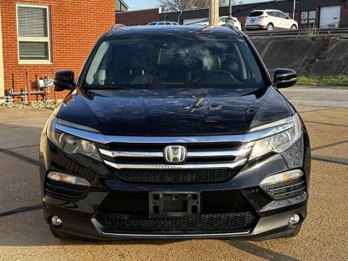 Crystal Black Pearl 2018 Honda Pilot Touring