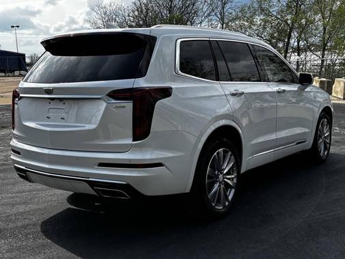 Crystal White Tricoat 2023 Cadillac XT6 Premium Luxury AWD