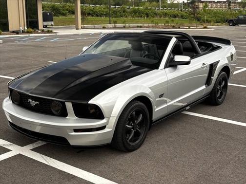 2005 Ford Mustang GT Premium