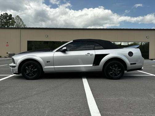 2005 Ford Mustang GT Premium