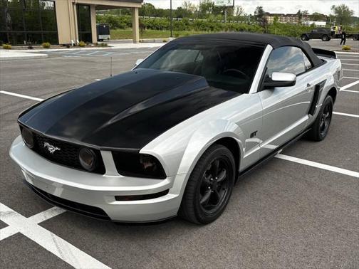 2005 Ford Mustang GT Premium