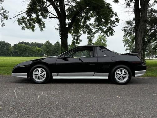 1985 Pontiac Fiero GT 2dr Coupe