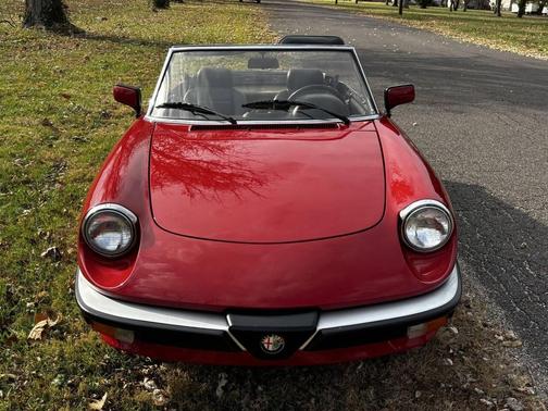 1988 Alfa Romeo Spider Veloce 2dr Convertible