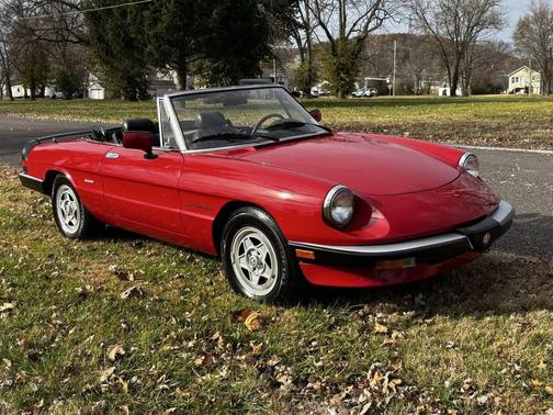 1988 Alfa Romeo Spider Veloce 2dr Convertible