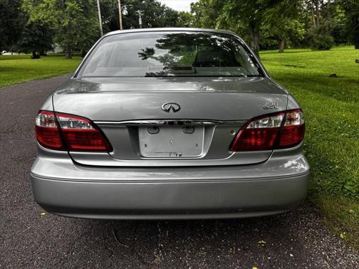 2001 INFINITI I30 Luxury