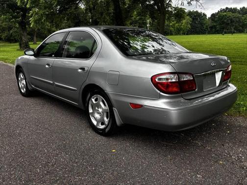 2001 INFINITI I30 Luxury