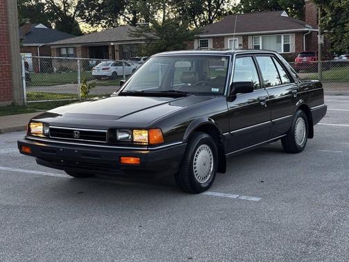 Brown 1985 Honda Accord SEi