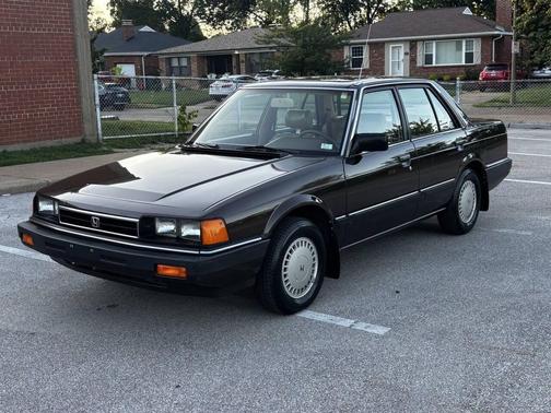 Brown 1985 Honda Accord SEi