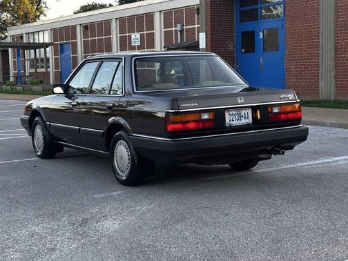 Brown 1985 Honda Accord SEi