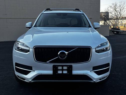 2019 Volvo XC90 T6 Momentum
