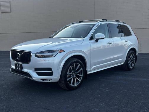 2019 Volvo XC90 T6 Momentum