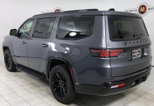 Baltic Gray Metallic Clearcoat 2024 Jeep Wagoneer Series II Carbide 4x4