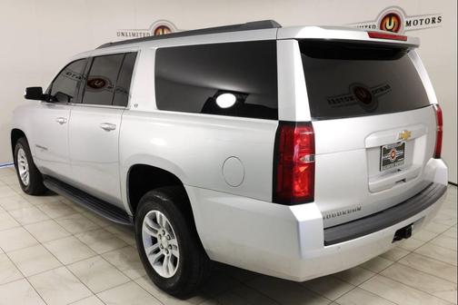 Silver Ice Metallic 2019 Chevrolet Suburban LT