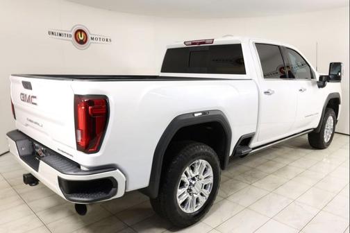 White Frost Tricoat 2022 GMC Sierra 2500 Denali
