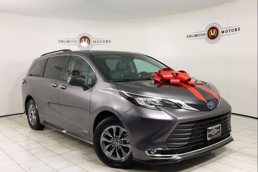 Predawn Gray Mica 2021 Toyota Sienna XLE