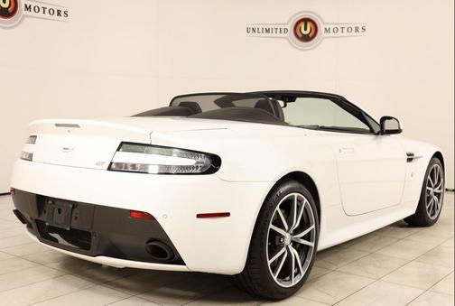 2016 Aston Martin V8 Vantage Base