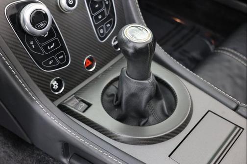 2016 Aston Martin V8 Vantage Base