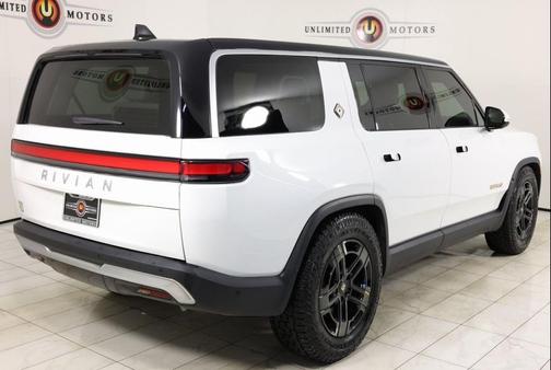 2023 Rivian R1S Adventure