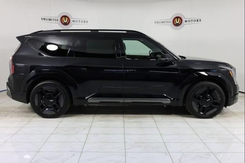 Aurora Black Pearl 2024 Kia EV9 GT-Line