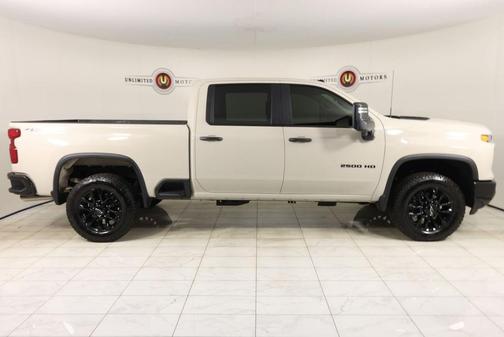 White Sands 2026 Chevrolet Silverado 2500 Custom