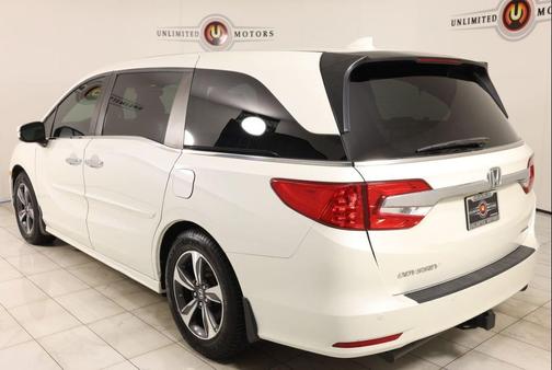 White Diamond Pearl 2018 Honda Odyssey Touring